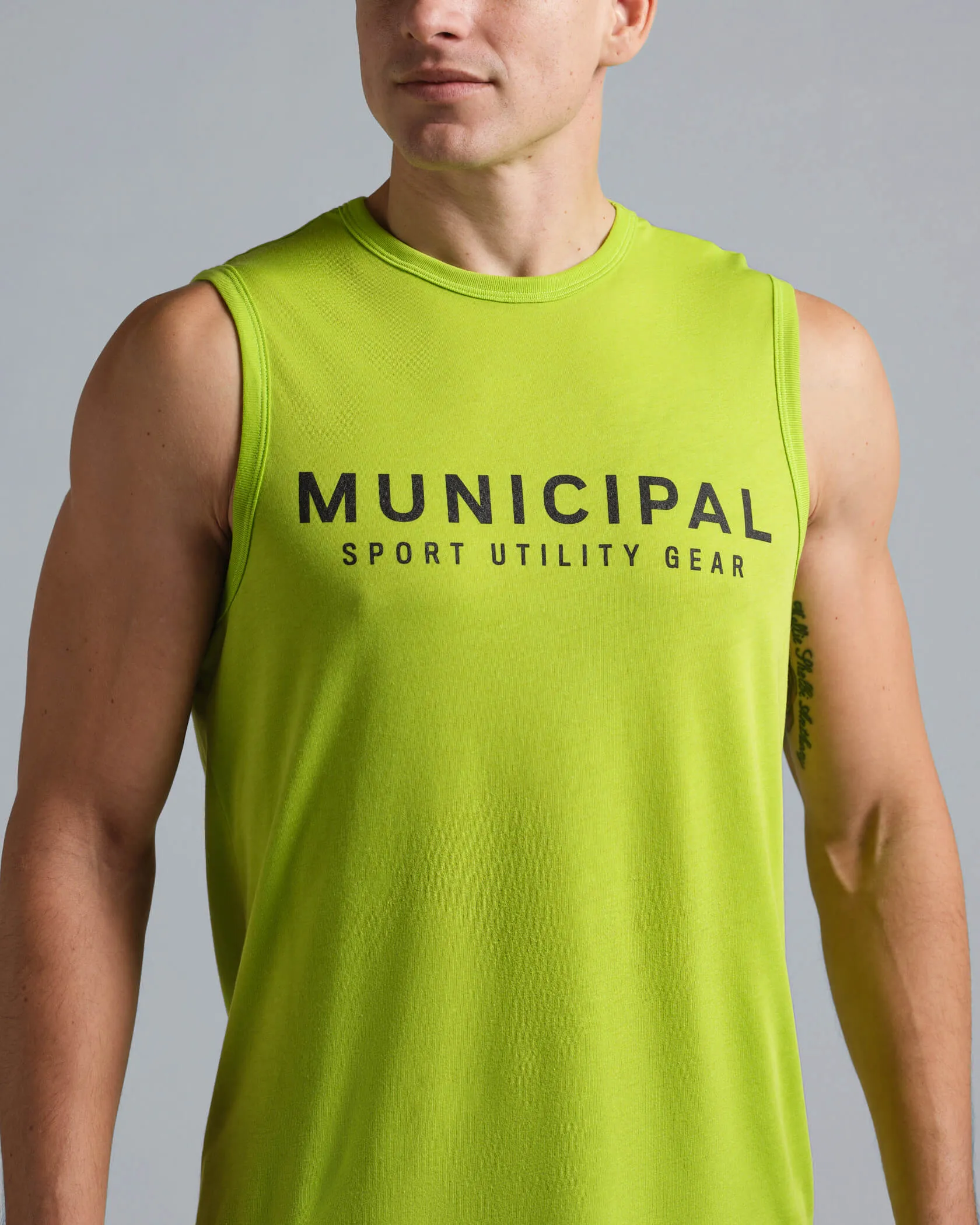 4:AM Club Tank Municipal