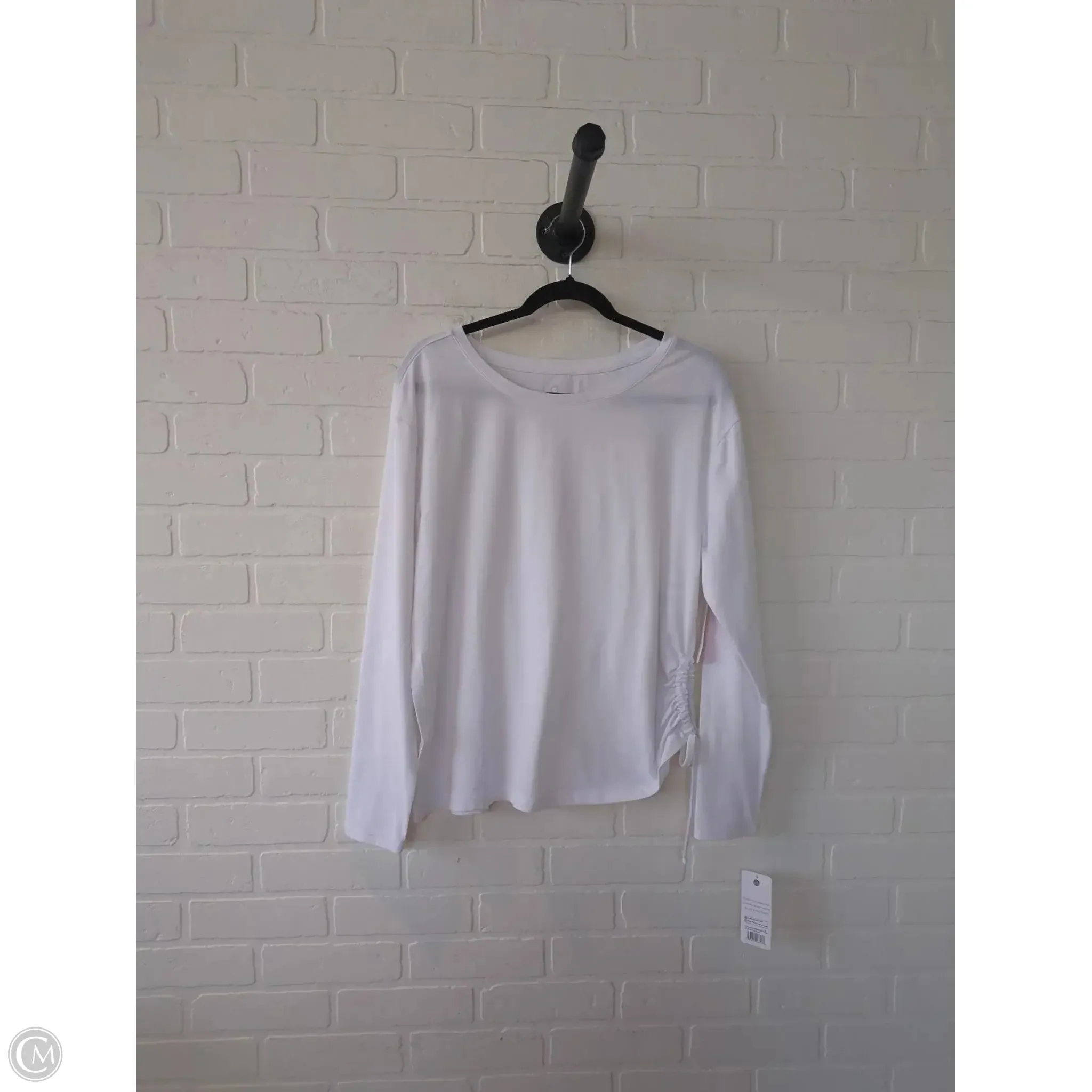 Athletic Top Long Sleeve Crewneck By Apana In White, Size: L