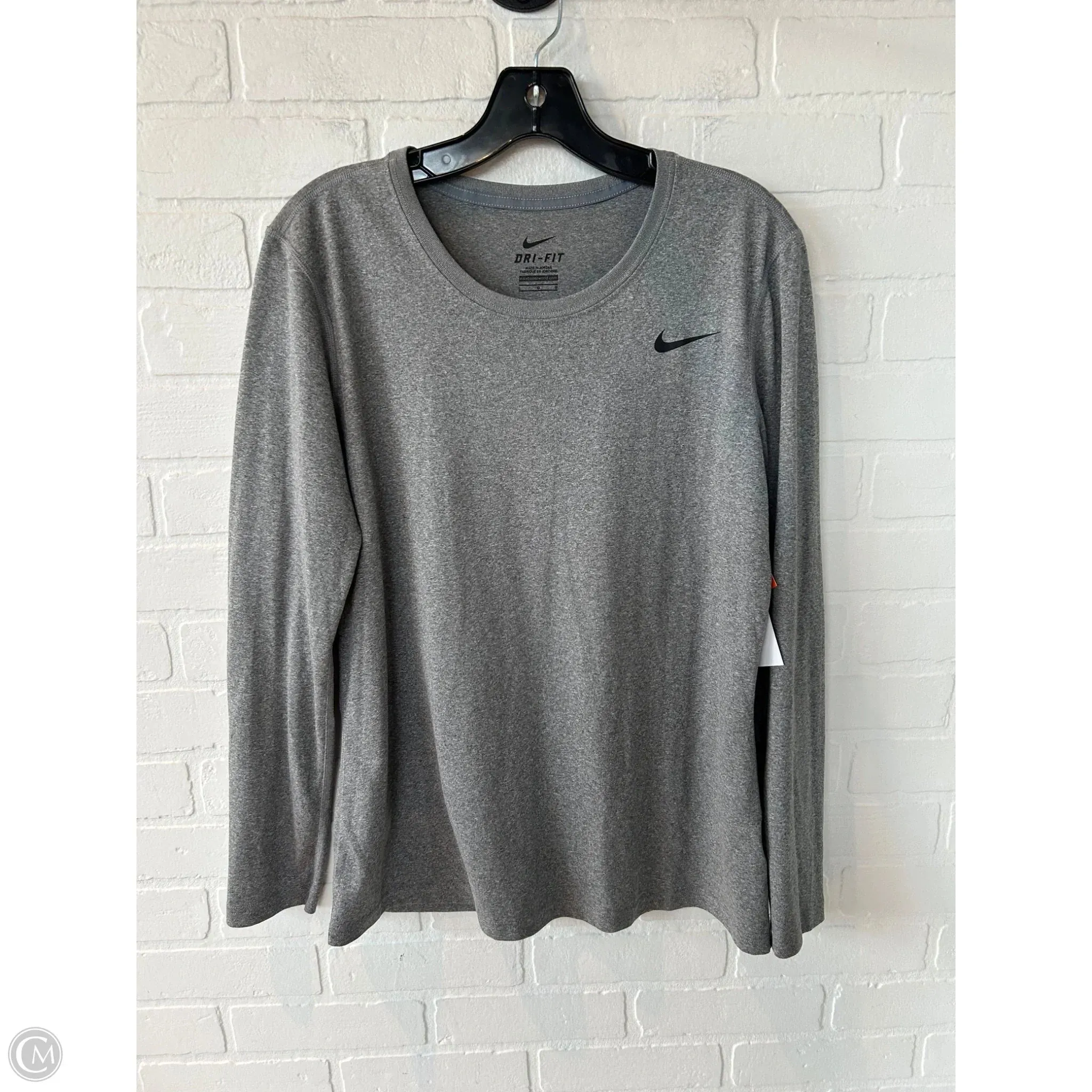 Athletic Top Long Sleeve Crewneck By Nike In Grey, Size: L
