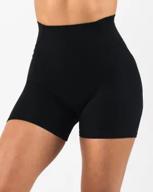 Aura Short 5" - Onyx Alphalete Athletics