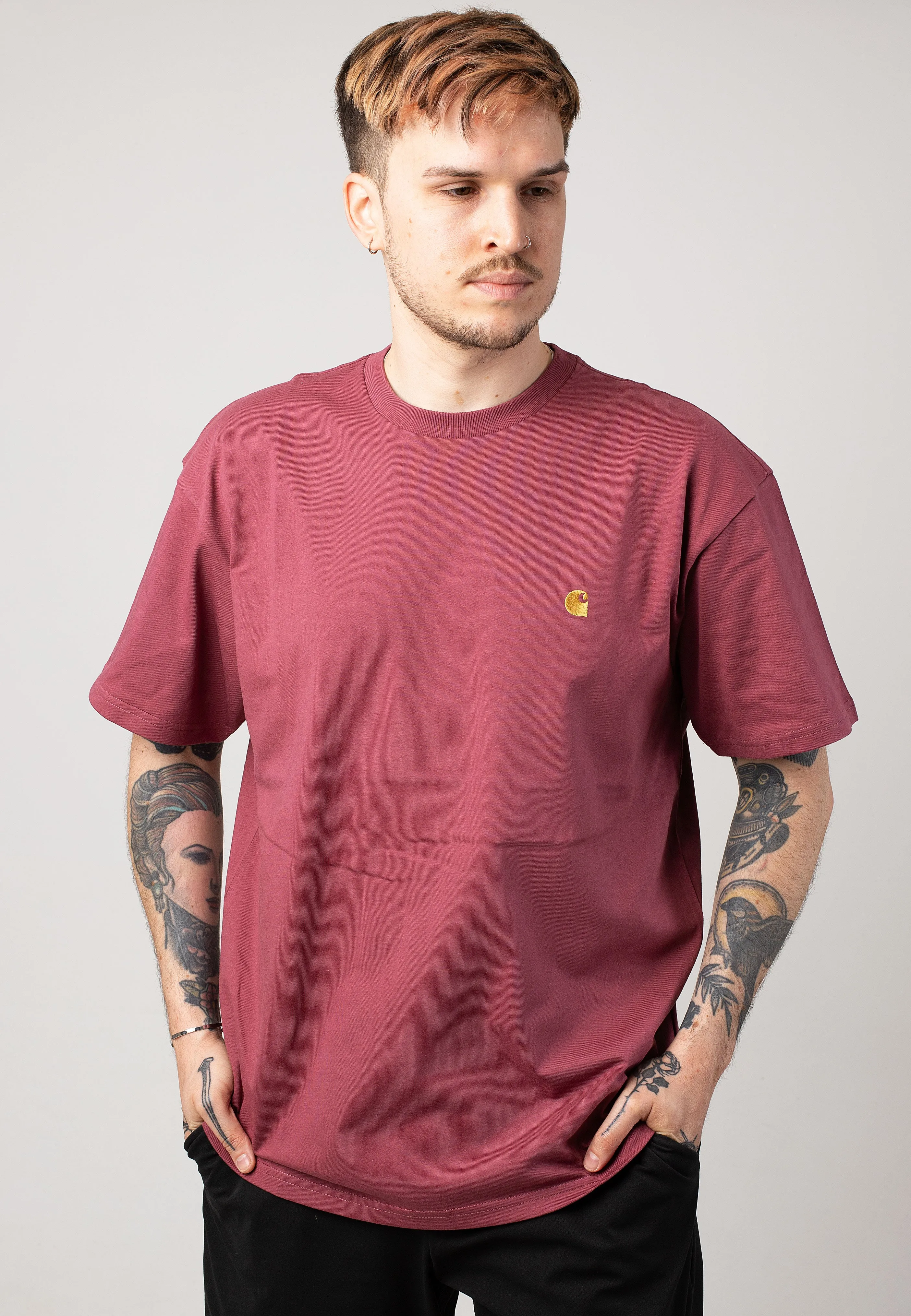 Carhartt WIP - Chase Dusty Fuchsia/Gold - T-Shirt Carhartt WIP