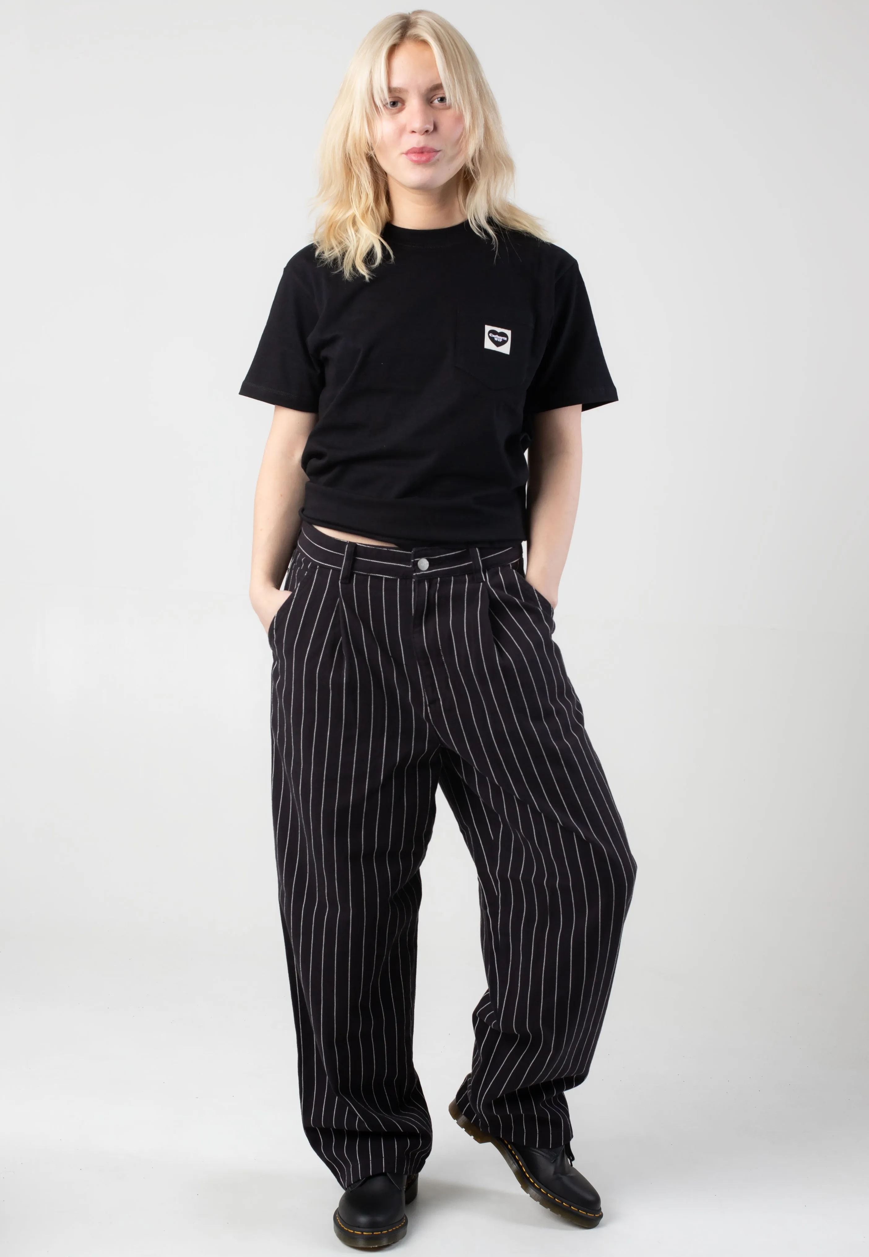 Carhartt WIP - W' Pocket Heart Black/Black - T-Shirt Carhartt WIP