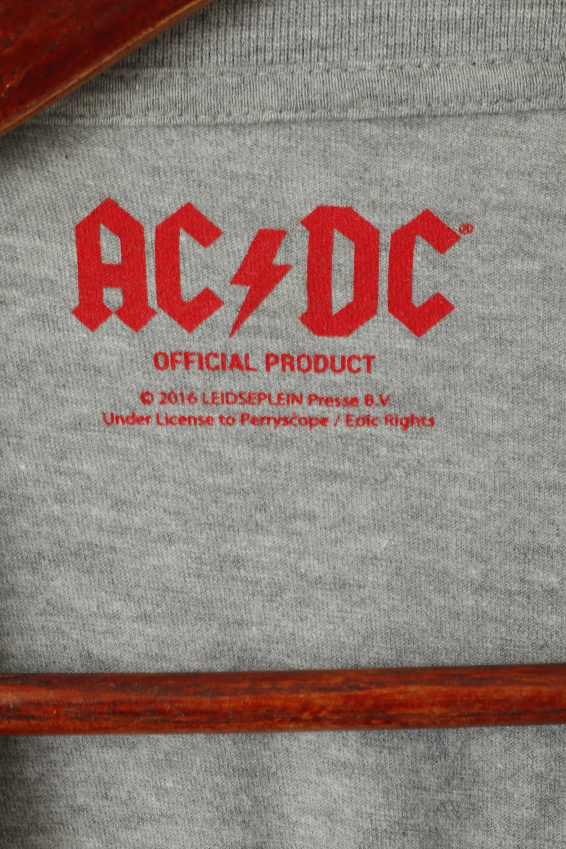 Cedar Wood State Men M Shirt Grey Cotton Grapic AC/DC Voltage Rock N Roll Top