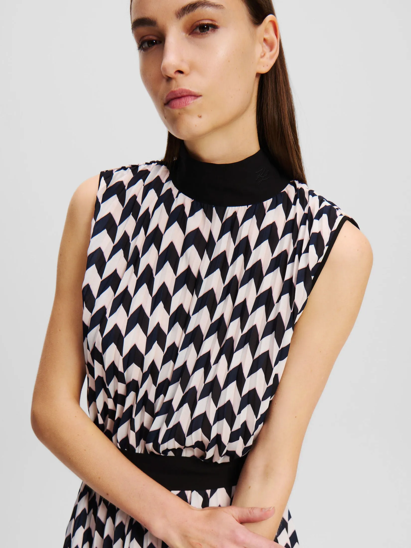 CHEVRON PLEATED DRESS
