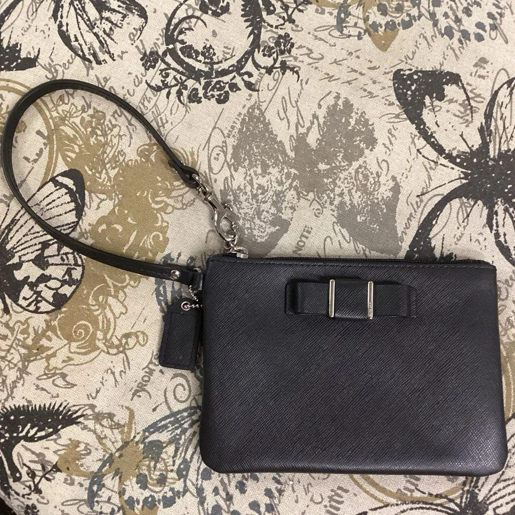 Coach Bow Front Wristlet UNCATEGORIZED S