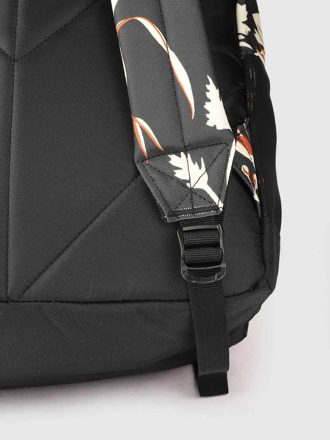 Columbia Unisex Black Zigzag 30L Backpack
