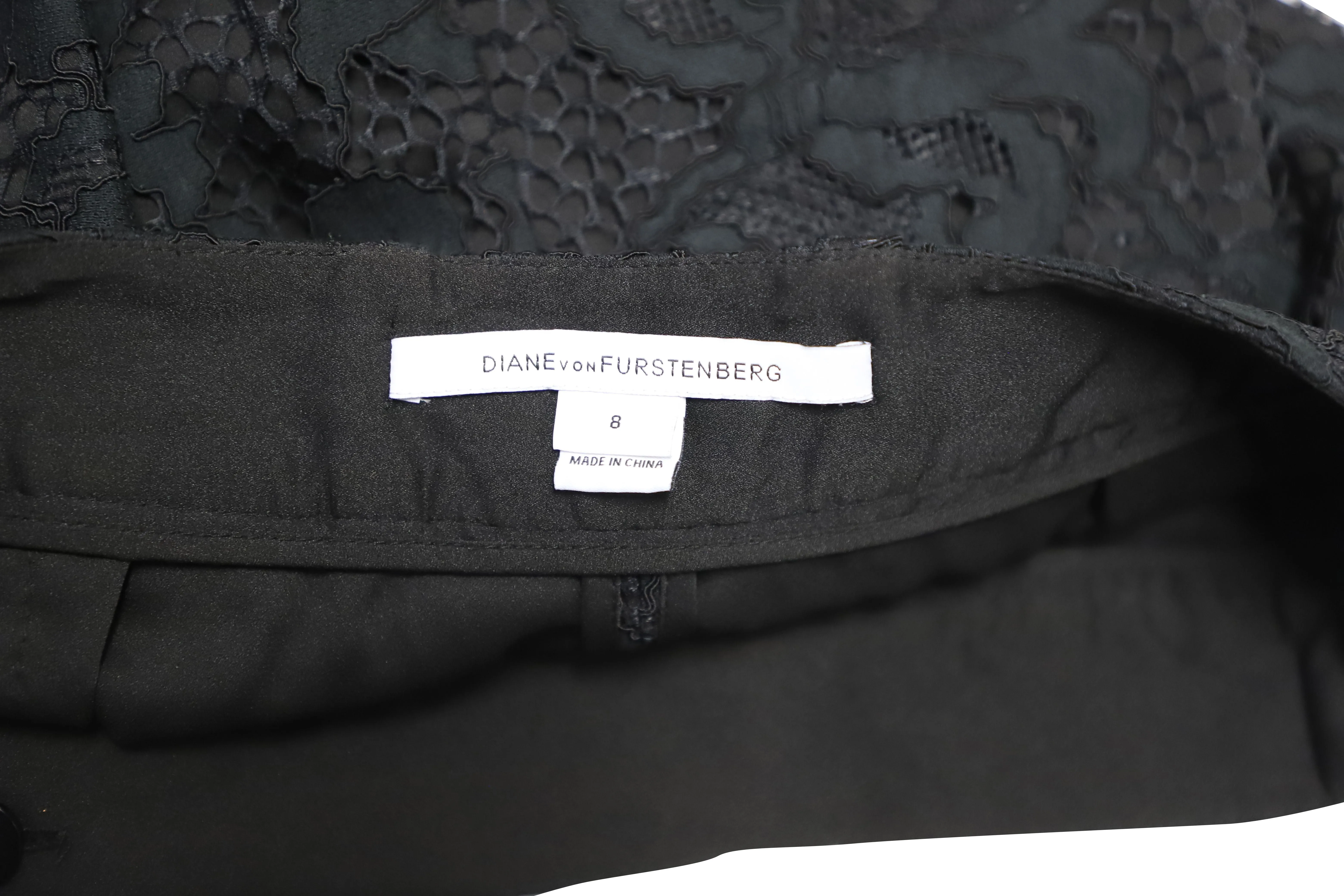Diane Von Furstenberg Lace Casual Shorts in Black Cotton