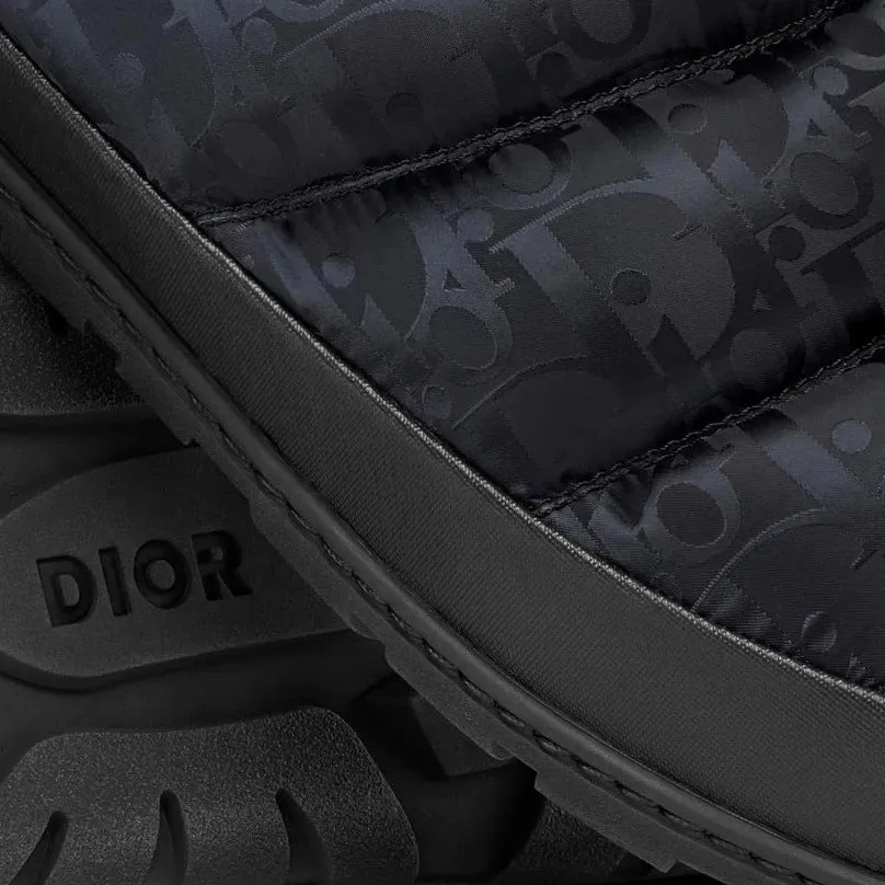 Dior Quilted Oblique Snow Slippers