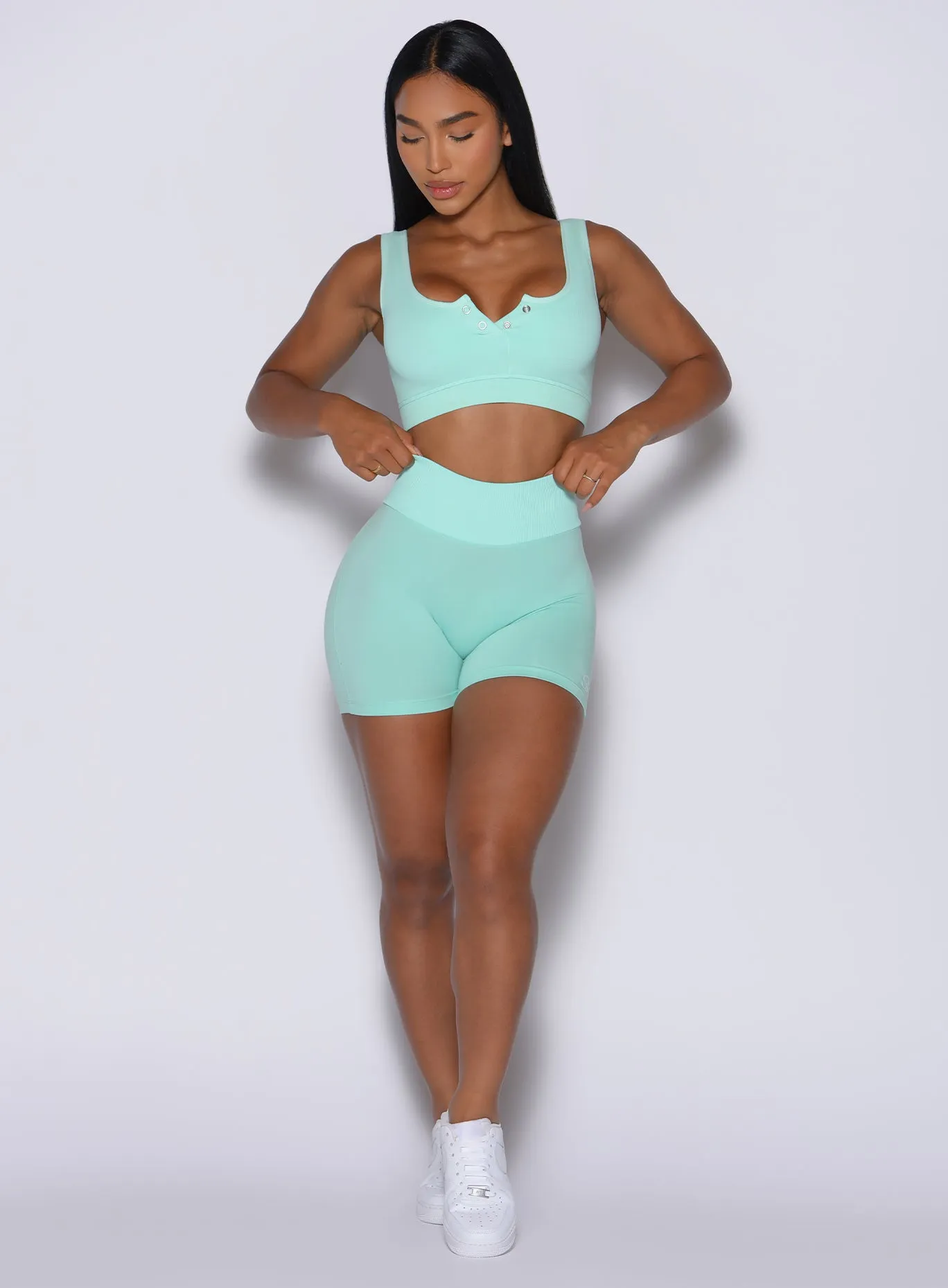 Figure Scrunch Shorts Bombshell