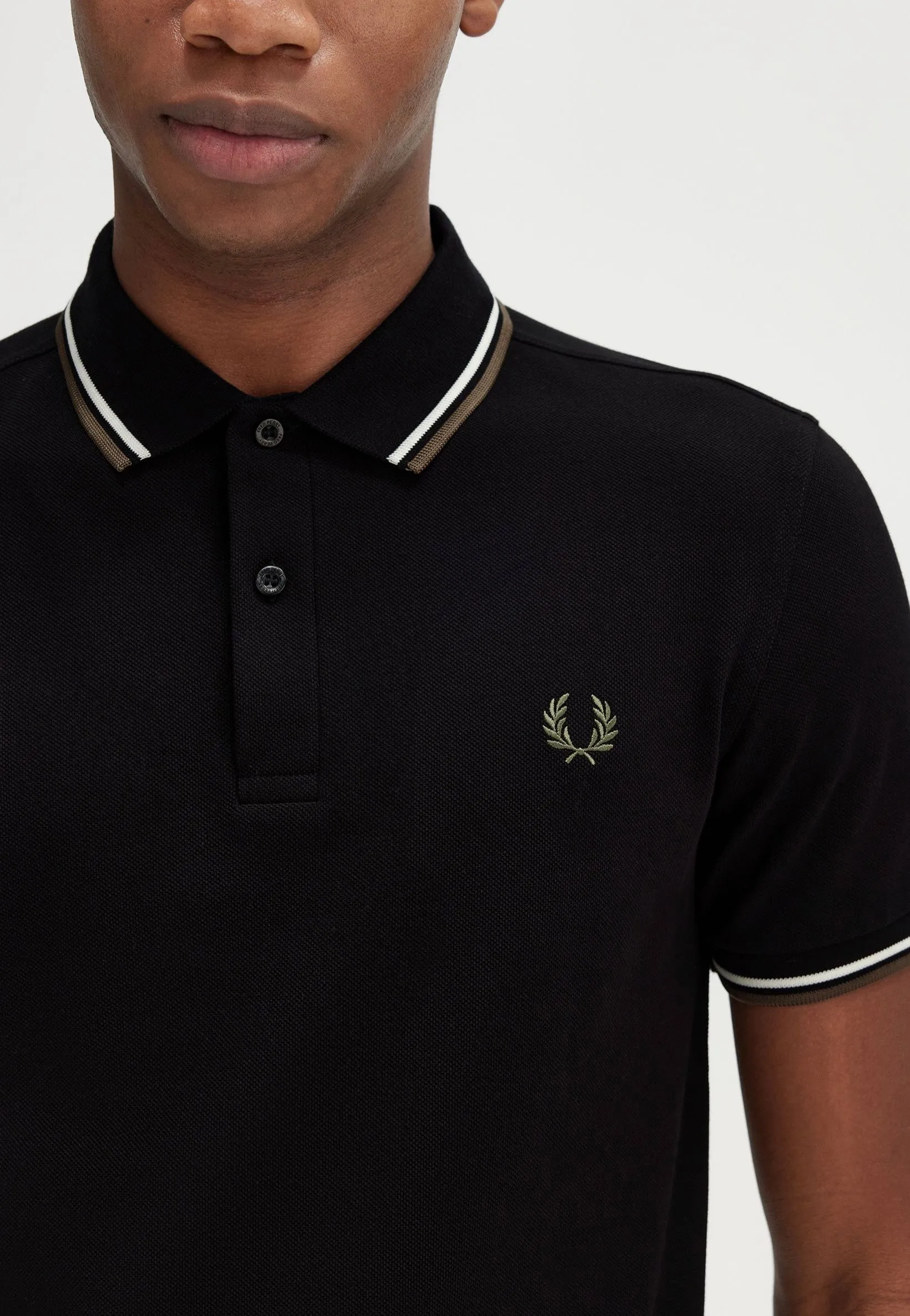 Fred Perry - Twin Tipped Black/Ecru/Laurel Wreath Green - Polo