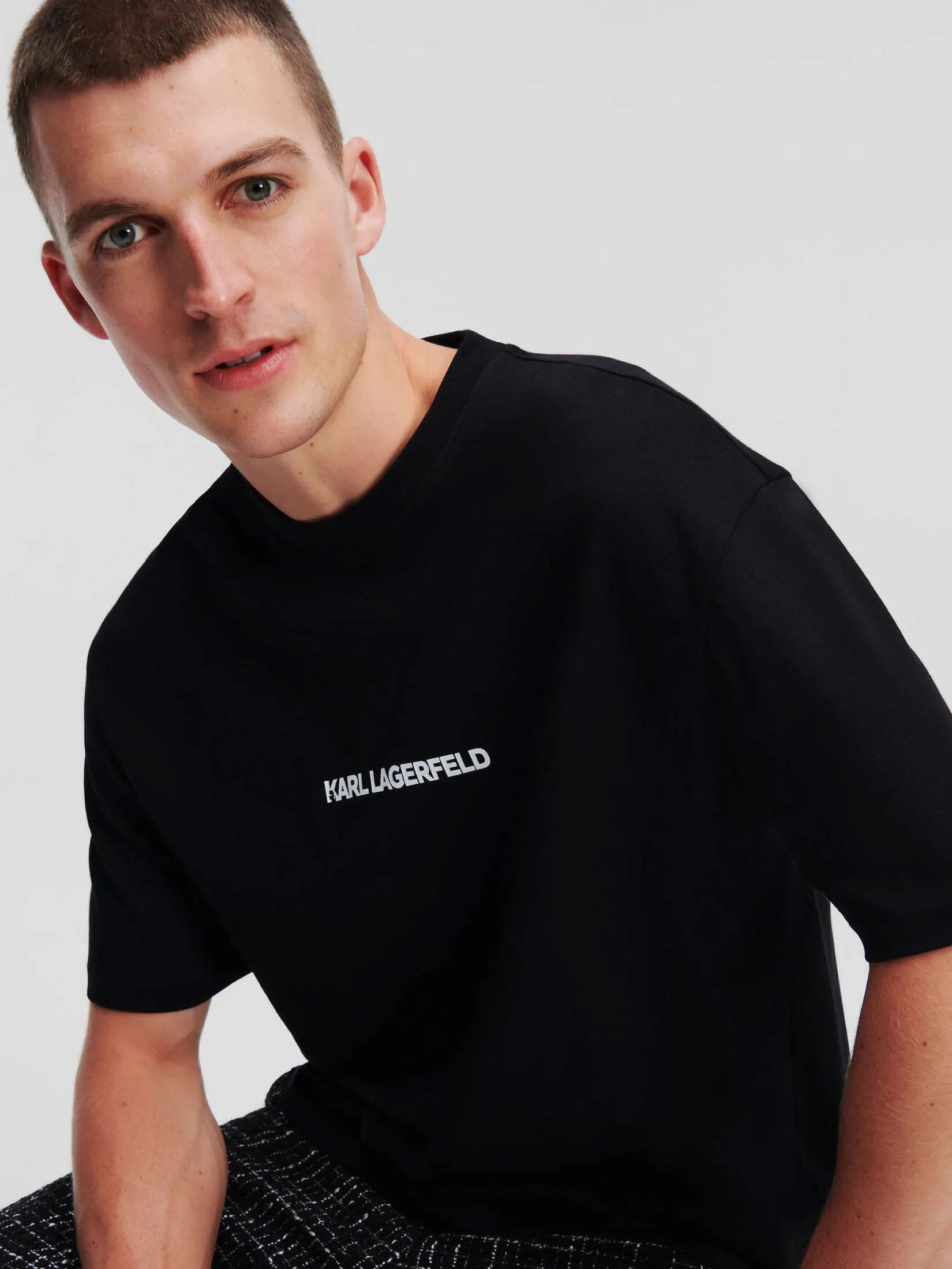 IKONIK 2.0 OUTLINE T-SHIRT