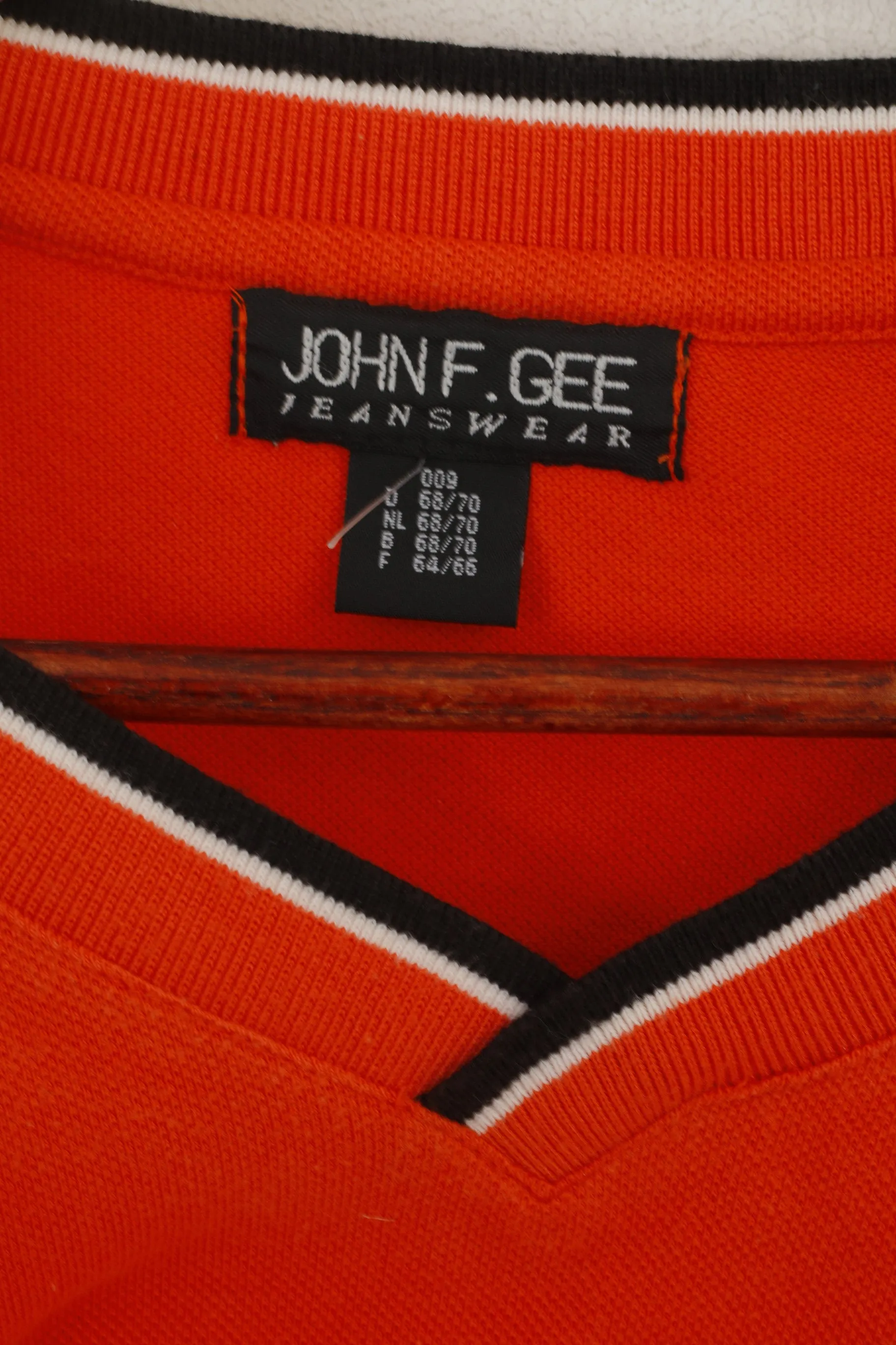 John F. Gee Jeanswear Men 68/70 XXXL T- Shirt Orange Cotton V Neck Vintage 90's Top
