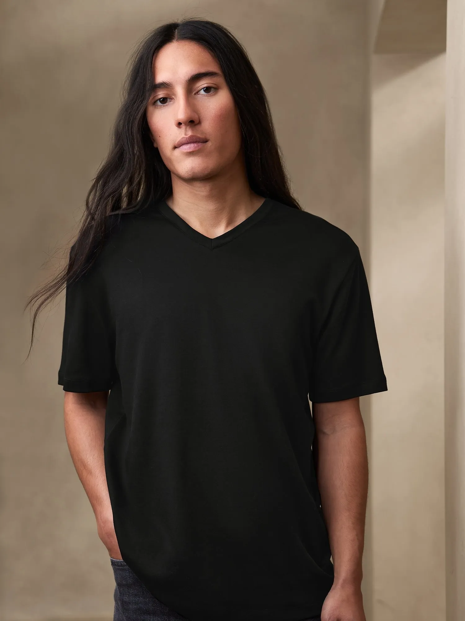 Luxury Touch Performance V-Neck T-Shirt Banana Republic