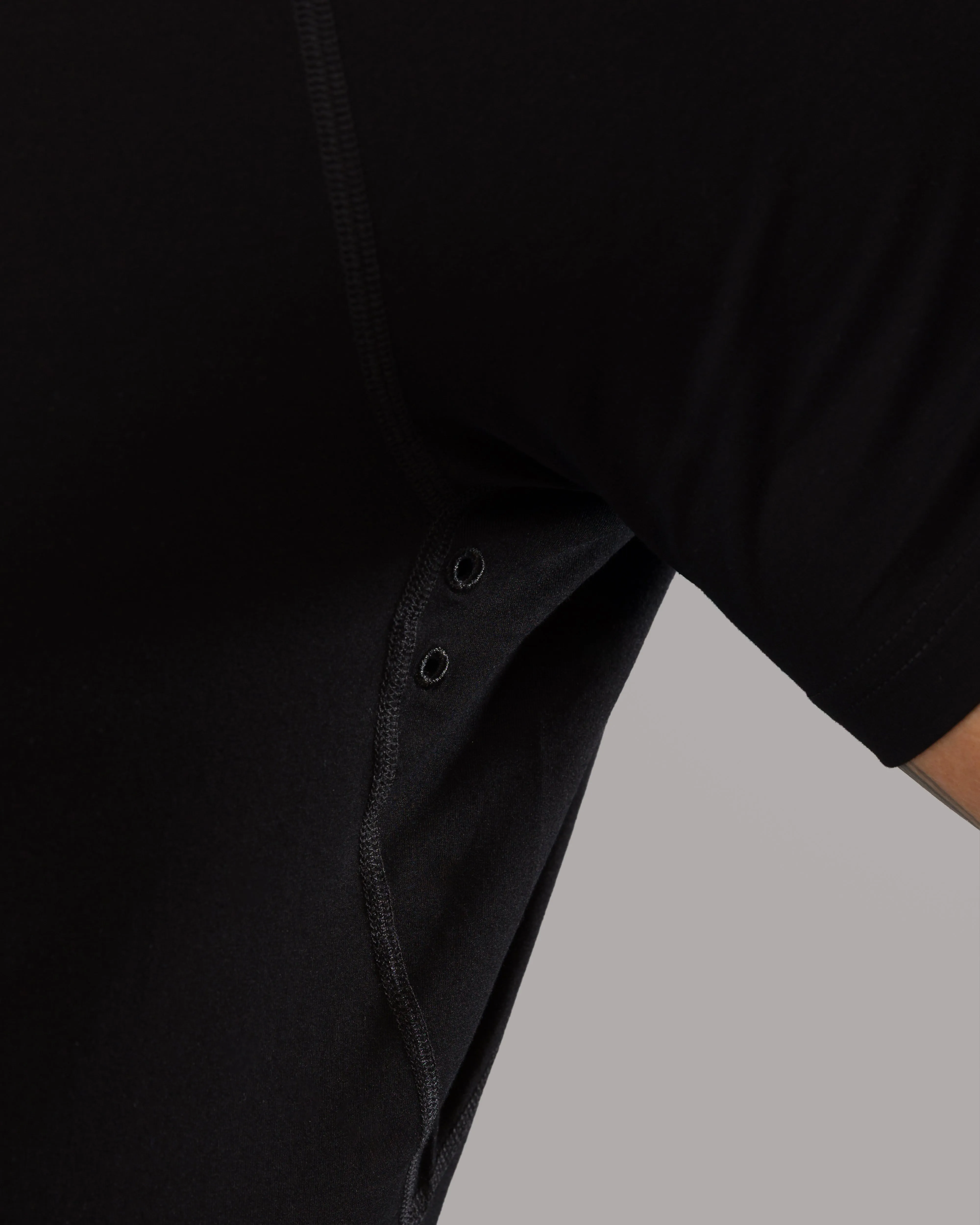 Momentum Tee - Black Alphalete Athletics