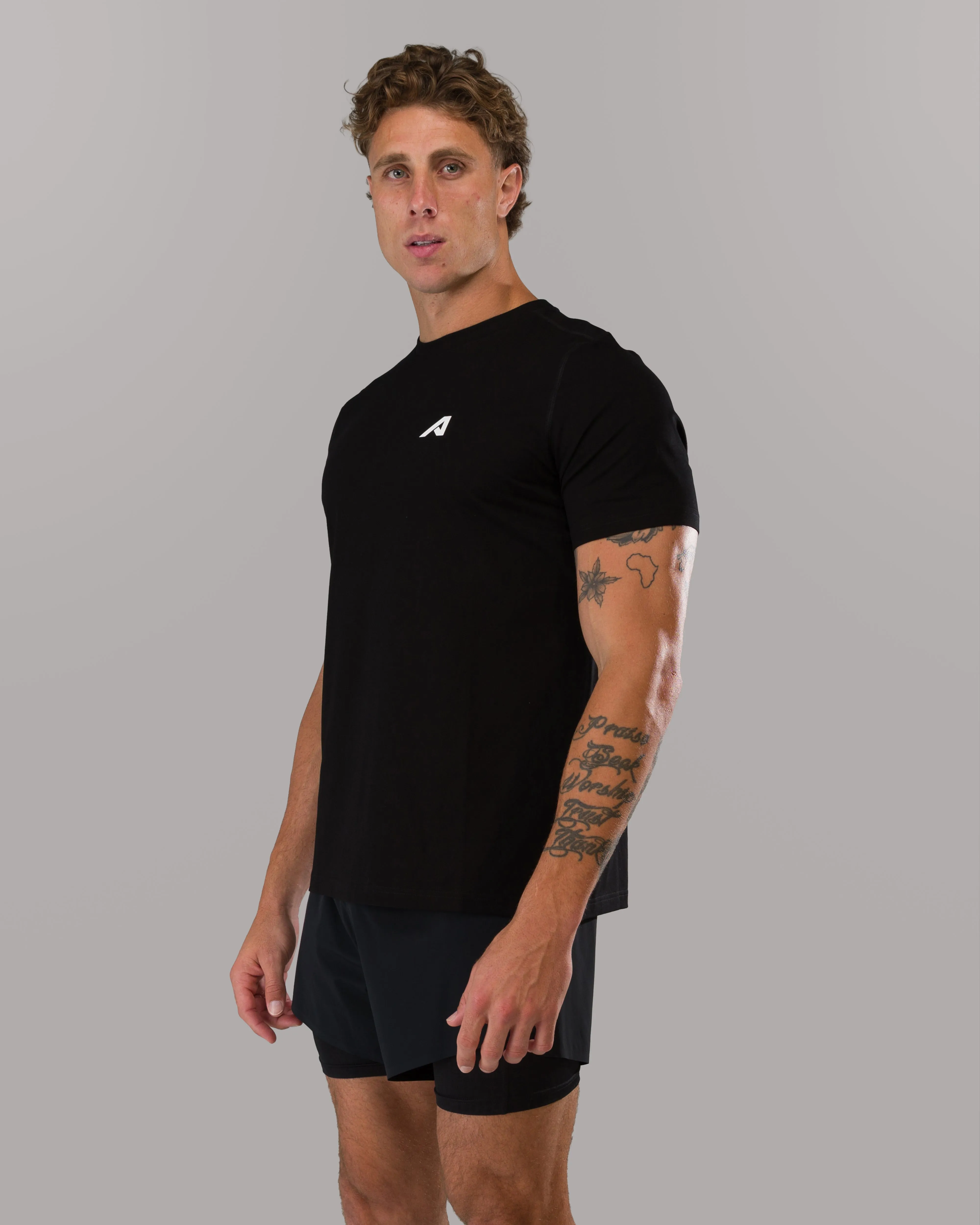 Momentum Tee - Black Alphalete Athletics