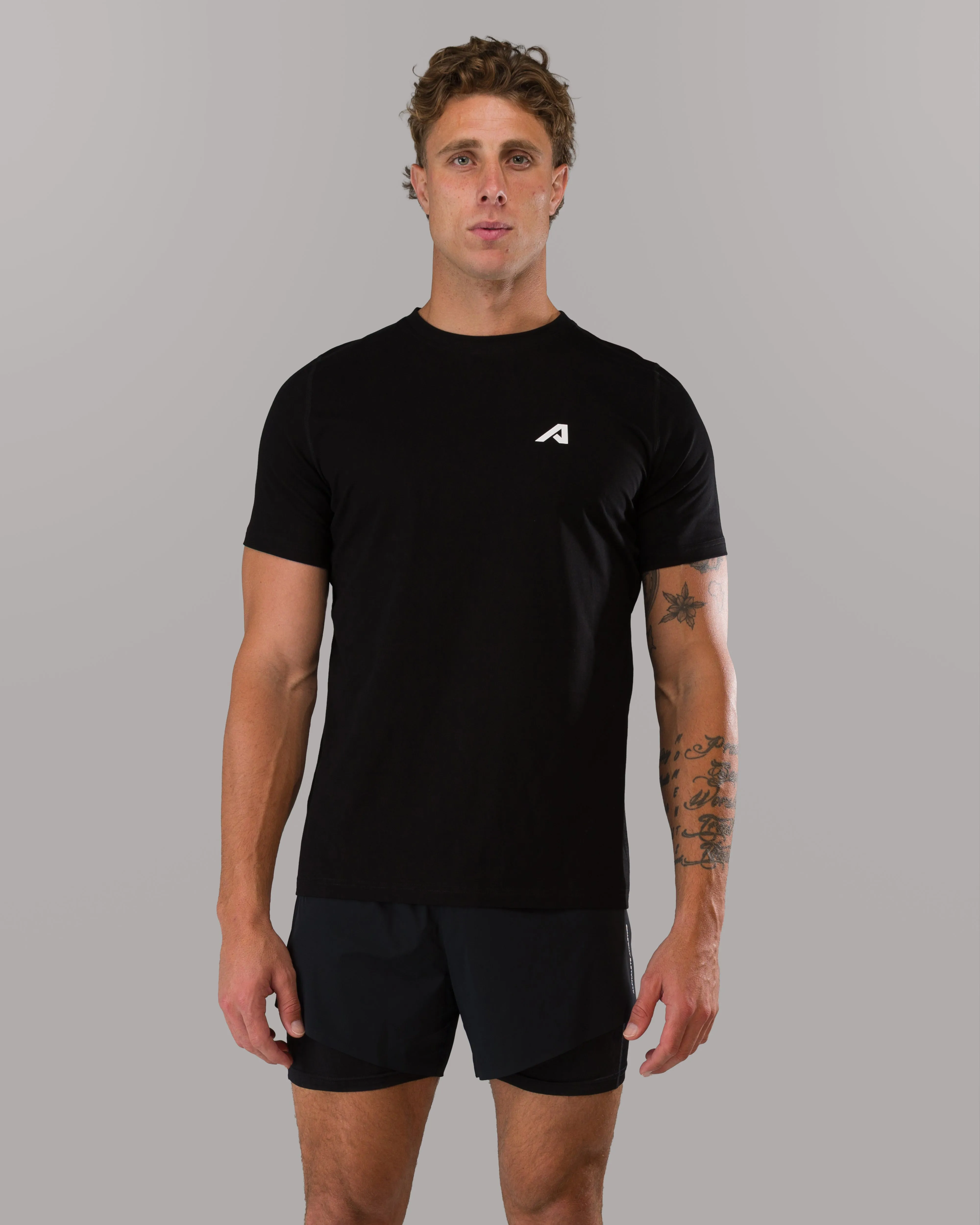 Momentum Tee - Black Alphalete Athletics