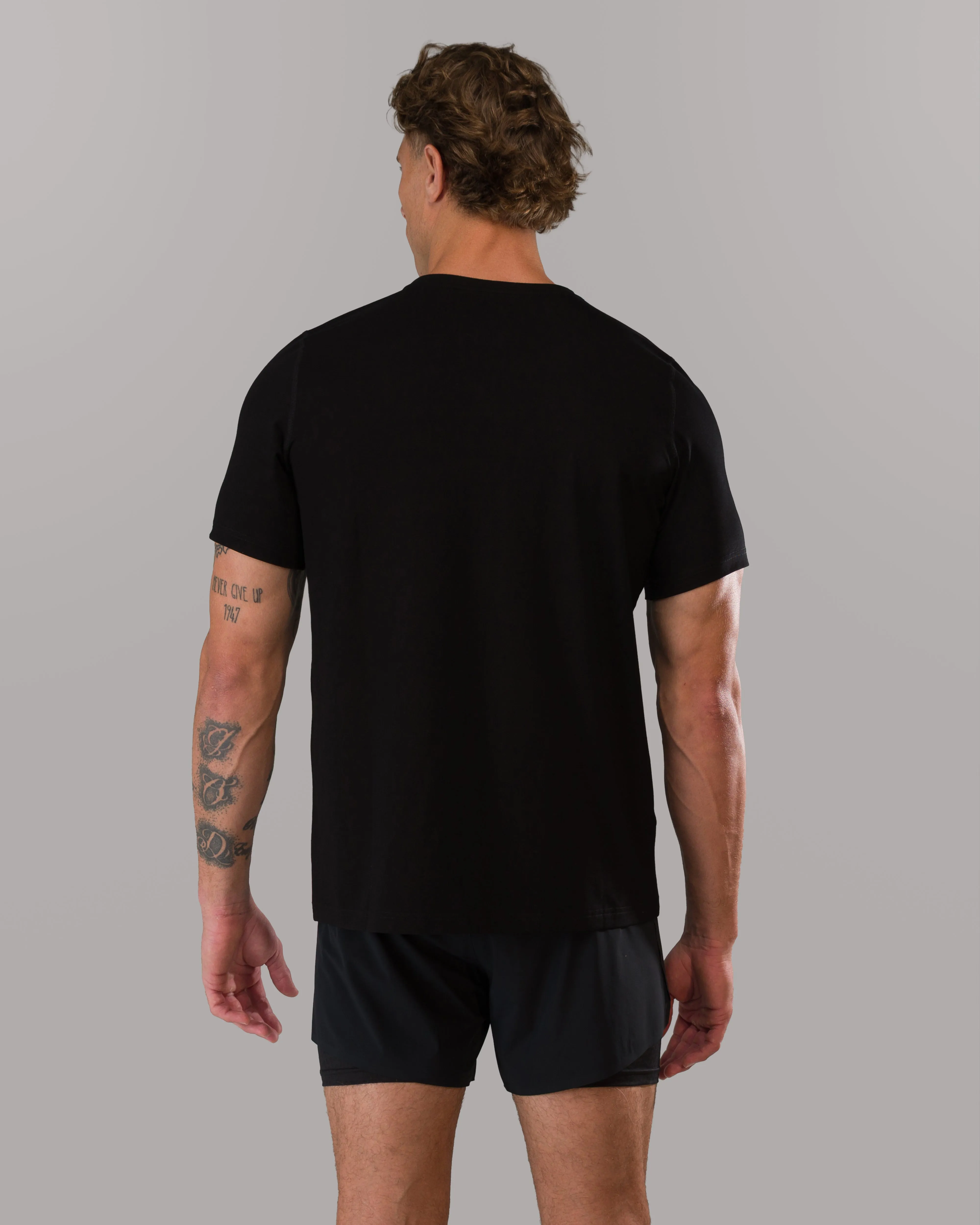 Momentum Tee - Black Alphalete Athletics
