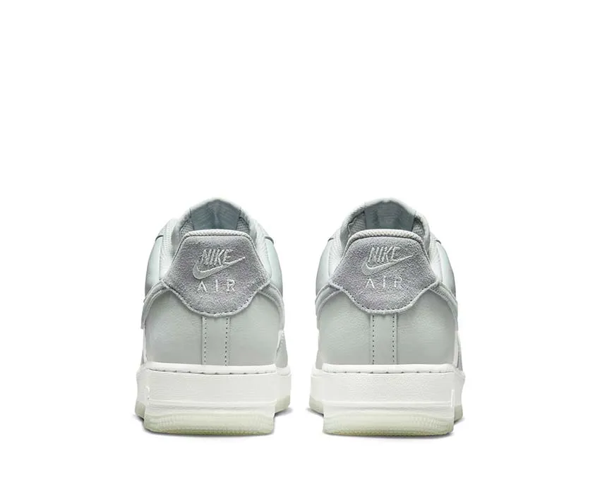 Nike Air Force 1 '07 LV8