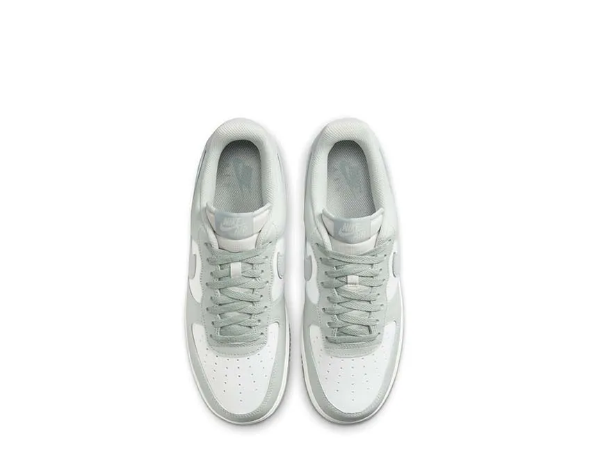 Nike Air Force 1 '07 LV8