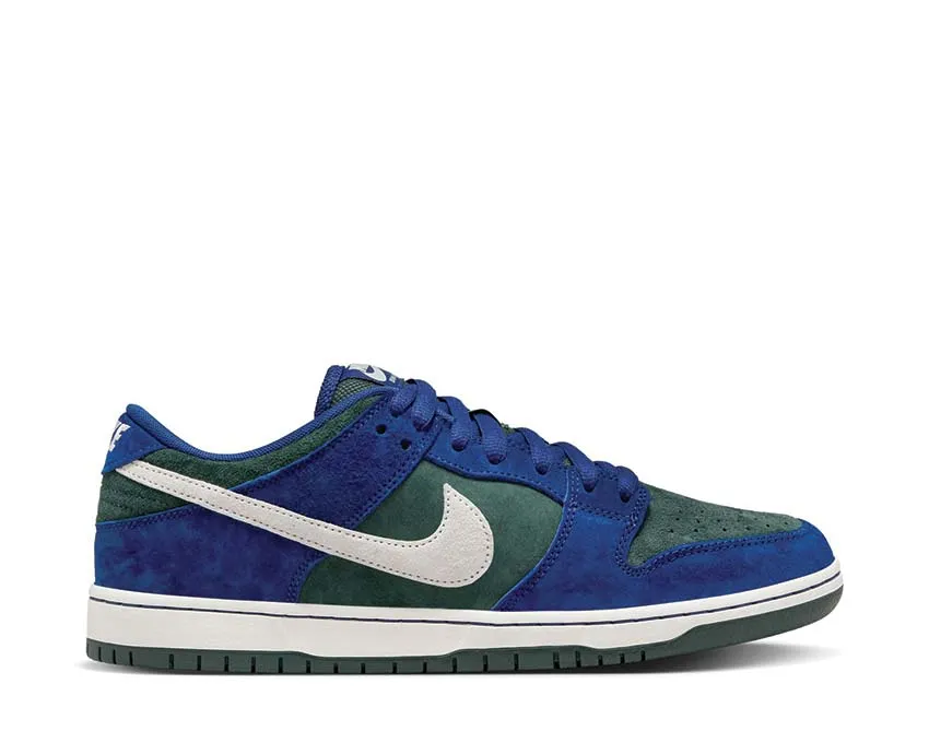 Nike SB Dunk Low Pro