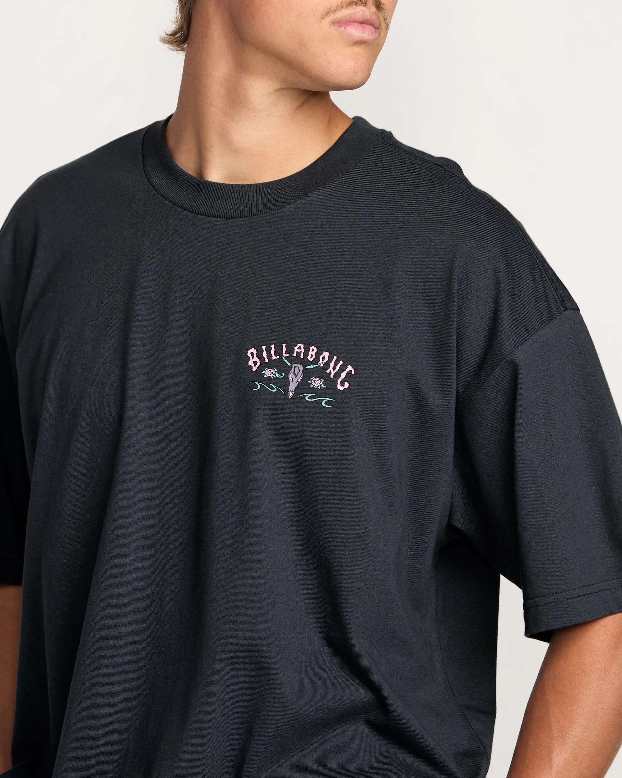 Raging Bull Regular Tee - Washed Black Billabong