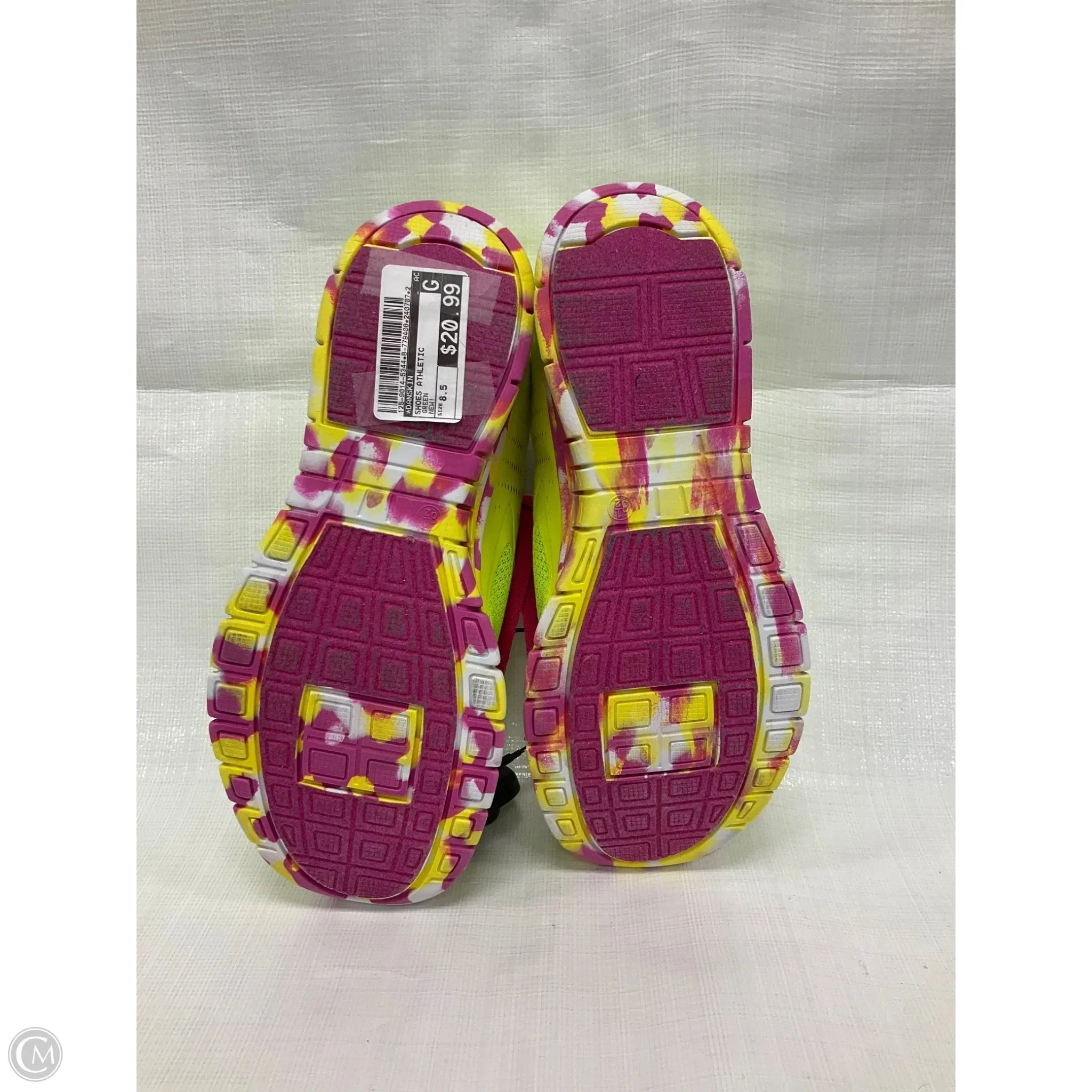 Shoes Athletic By Danskin In Green, Size: 8.5