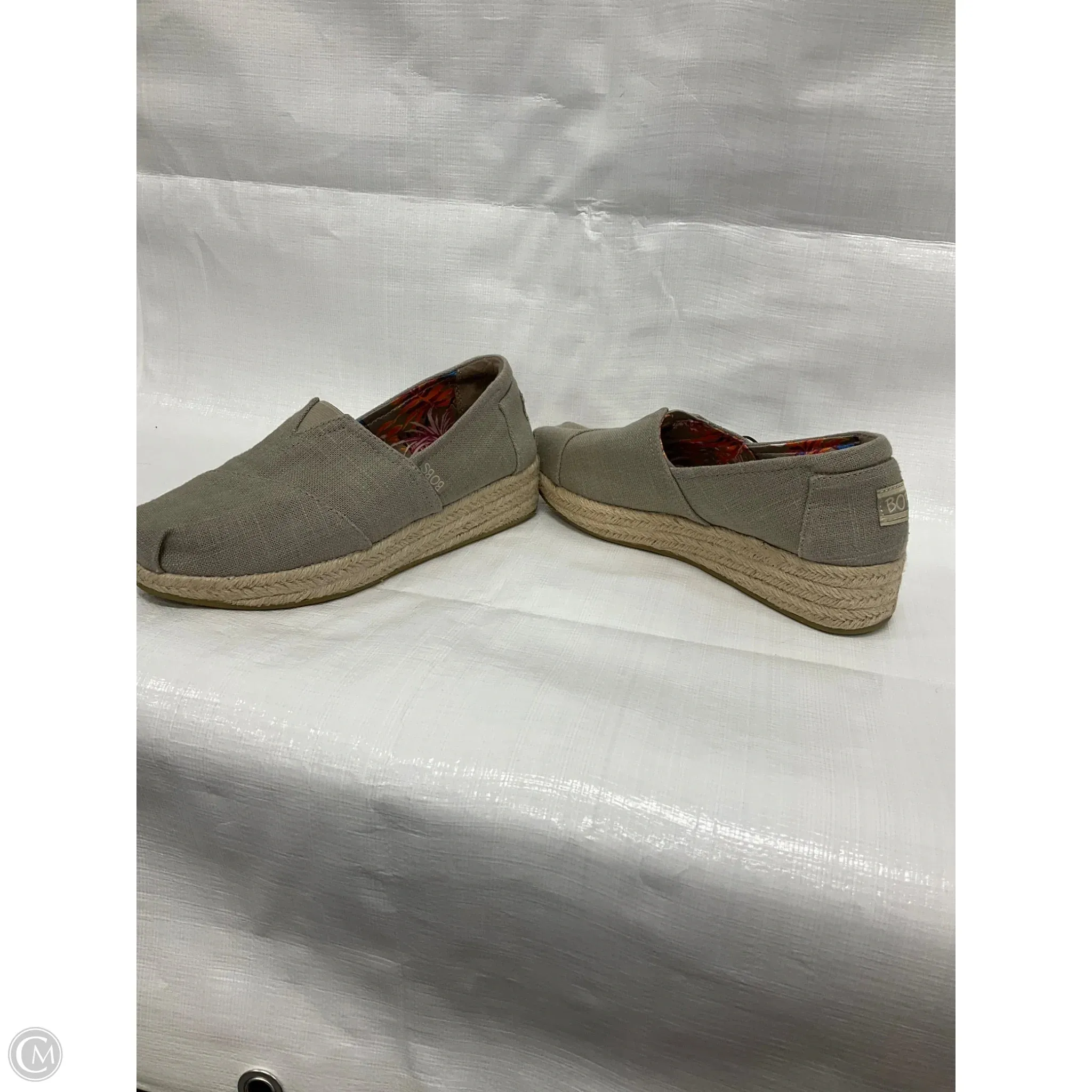 Shoes Flats By Bobs In Grey, Size: 7.5