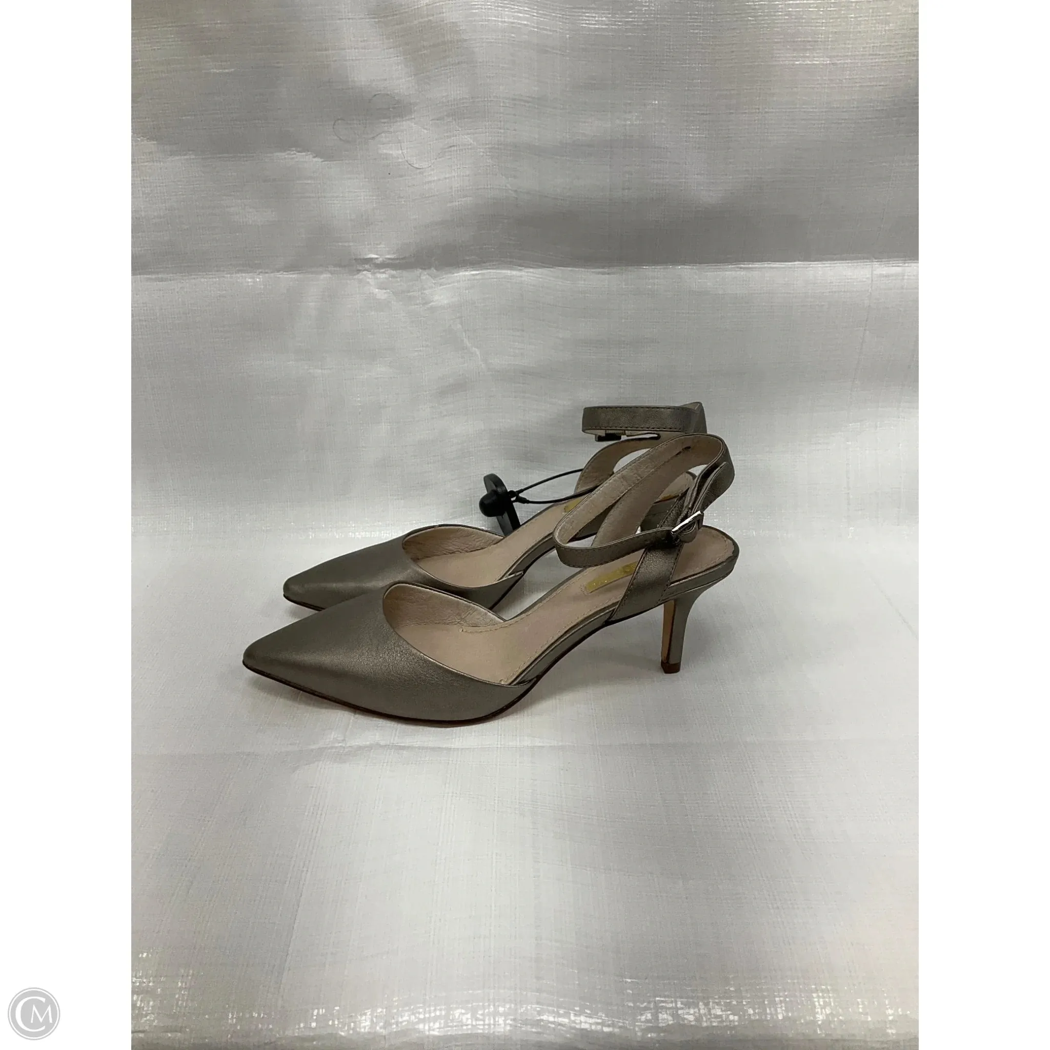 Shoes Heels Kitten By Louise Et Cie In Gold, Size: 6