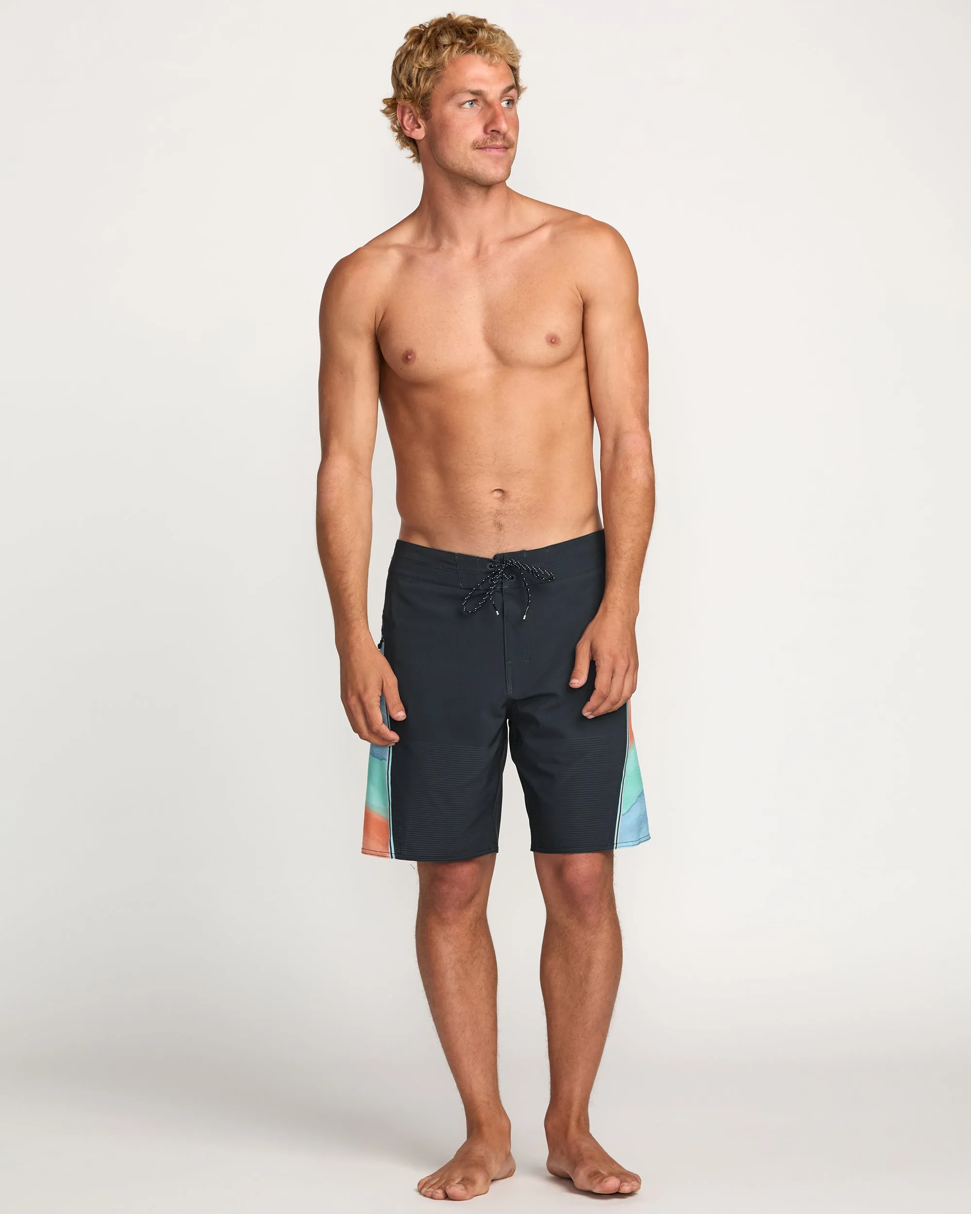 Straddie Airlite 20" Boardshorts - Navy Billabong