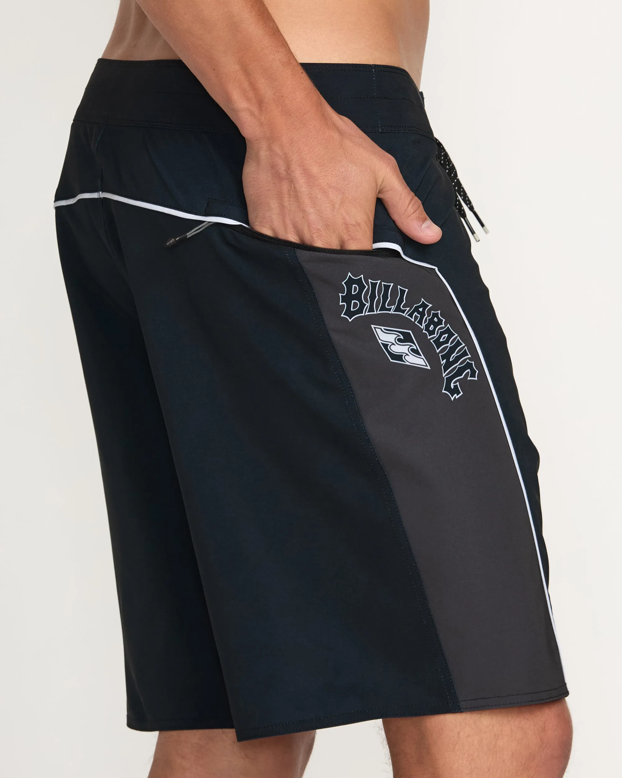 Straddie Pro Performance 20" Boardshorts - Stealth Billabong