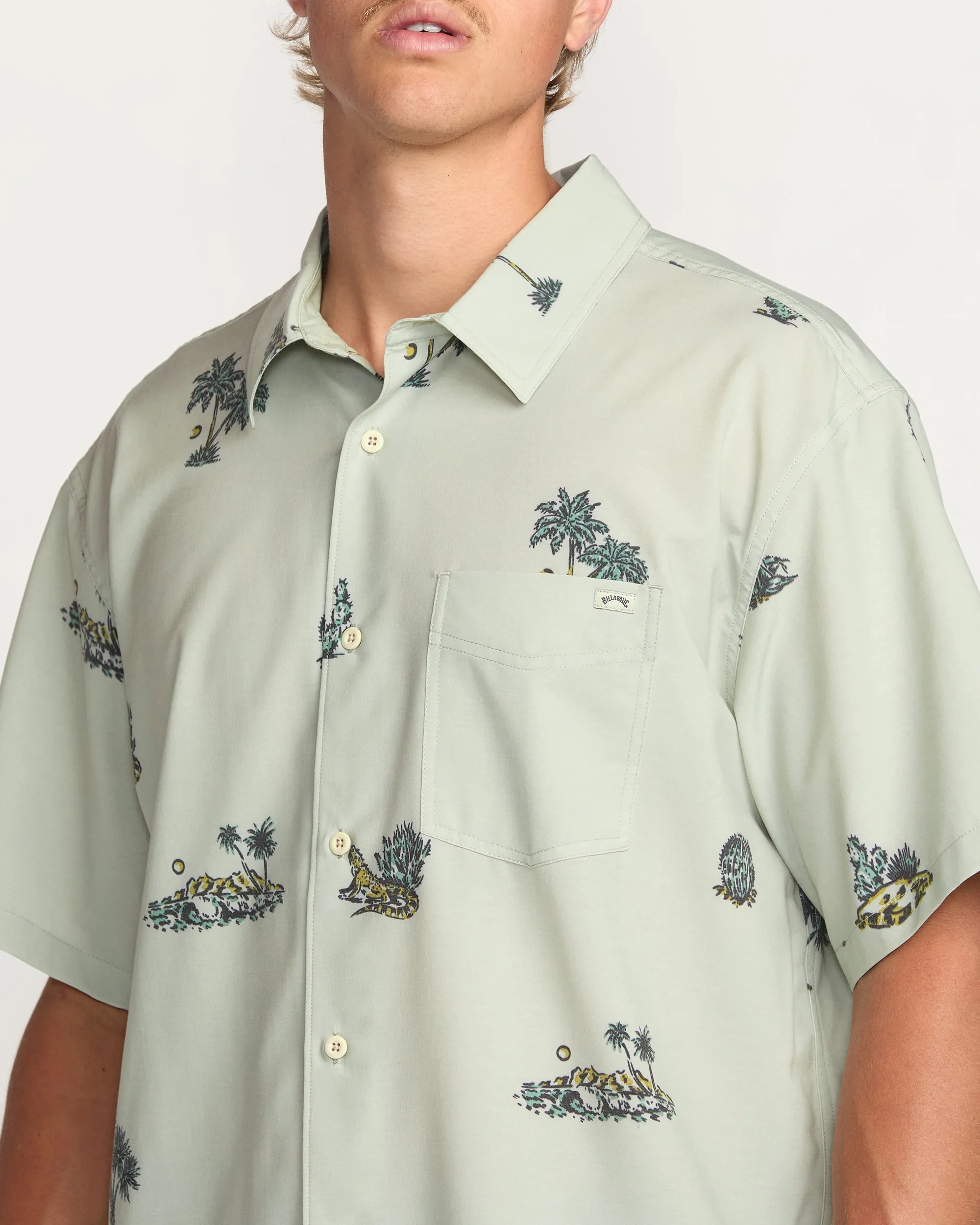 Surftrek Transit Short Sleeve Shirt - Chino Billabong
