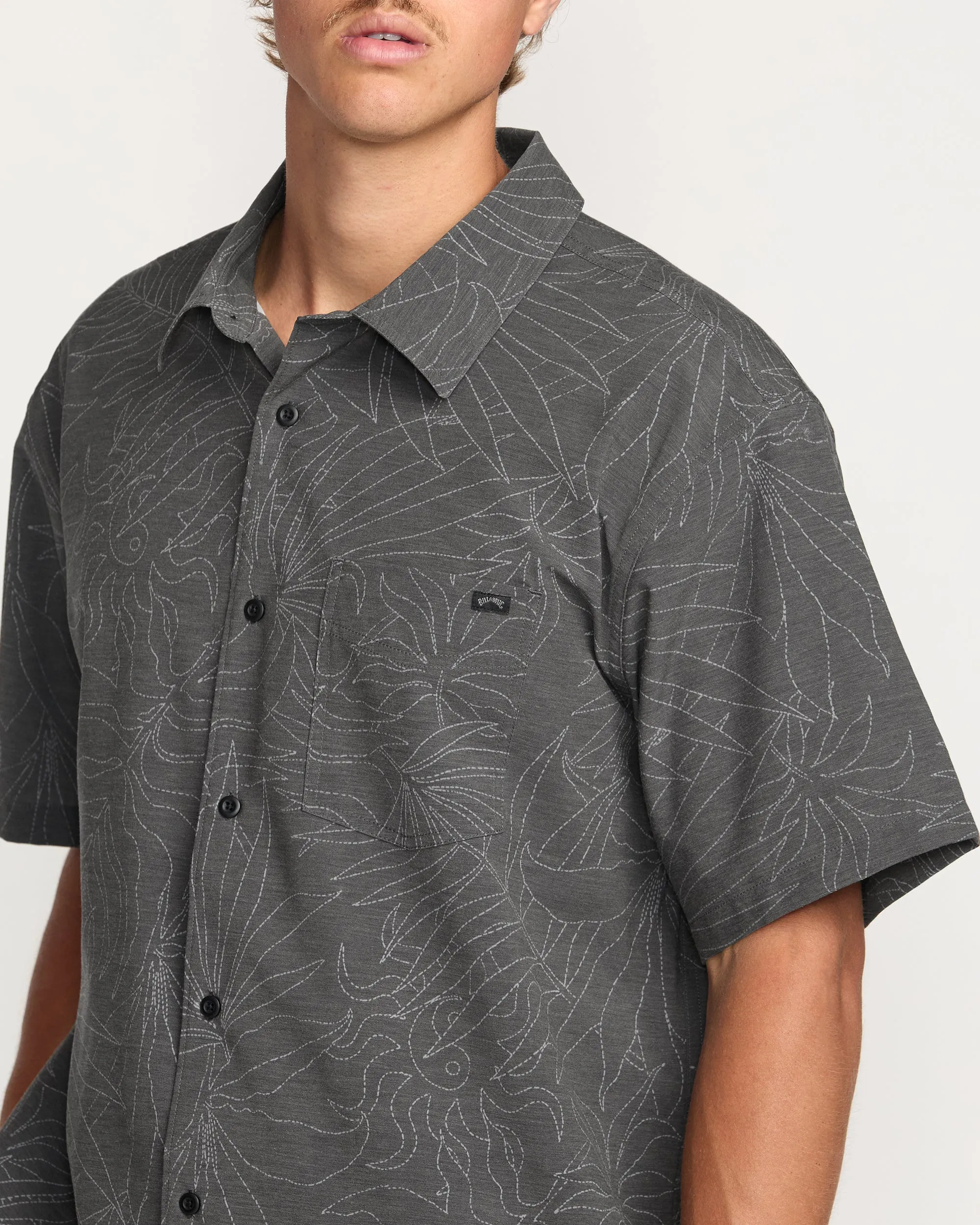 Surftrek Transit Short Sleeve Shirt - Raven Billabong