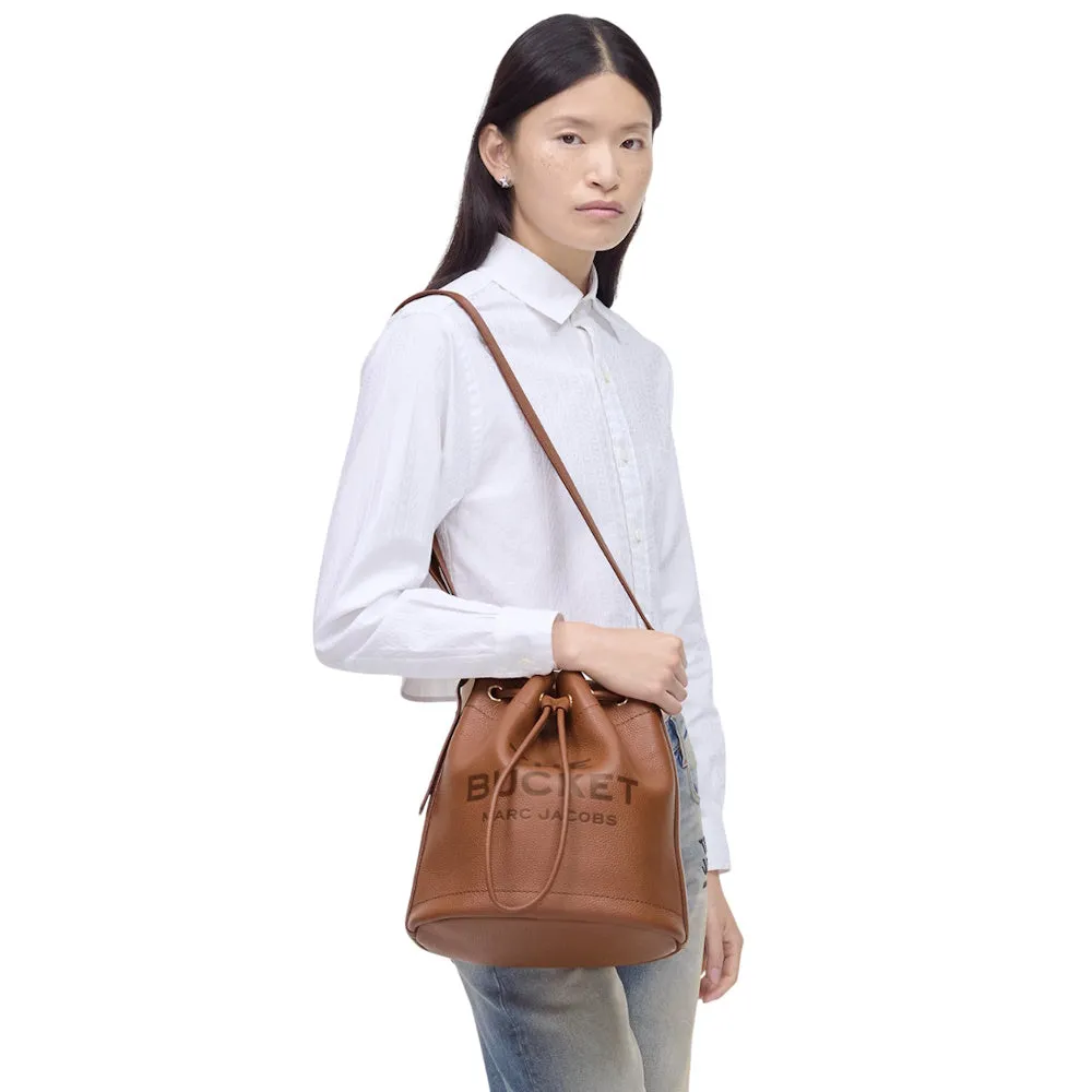 THE LEATHER LARGE BUCKET BAG