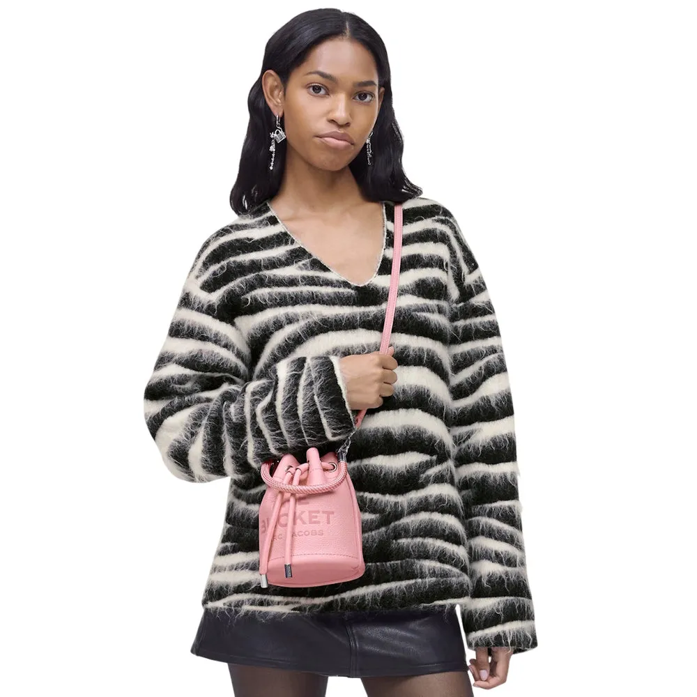 THE LEATHER MINI BUCKET BAG