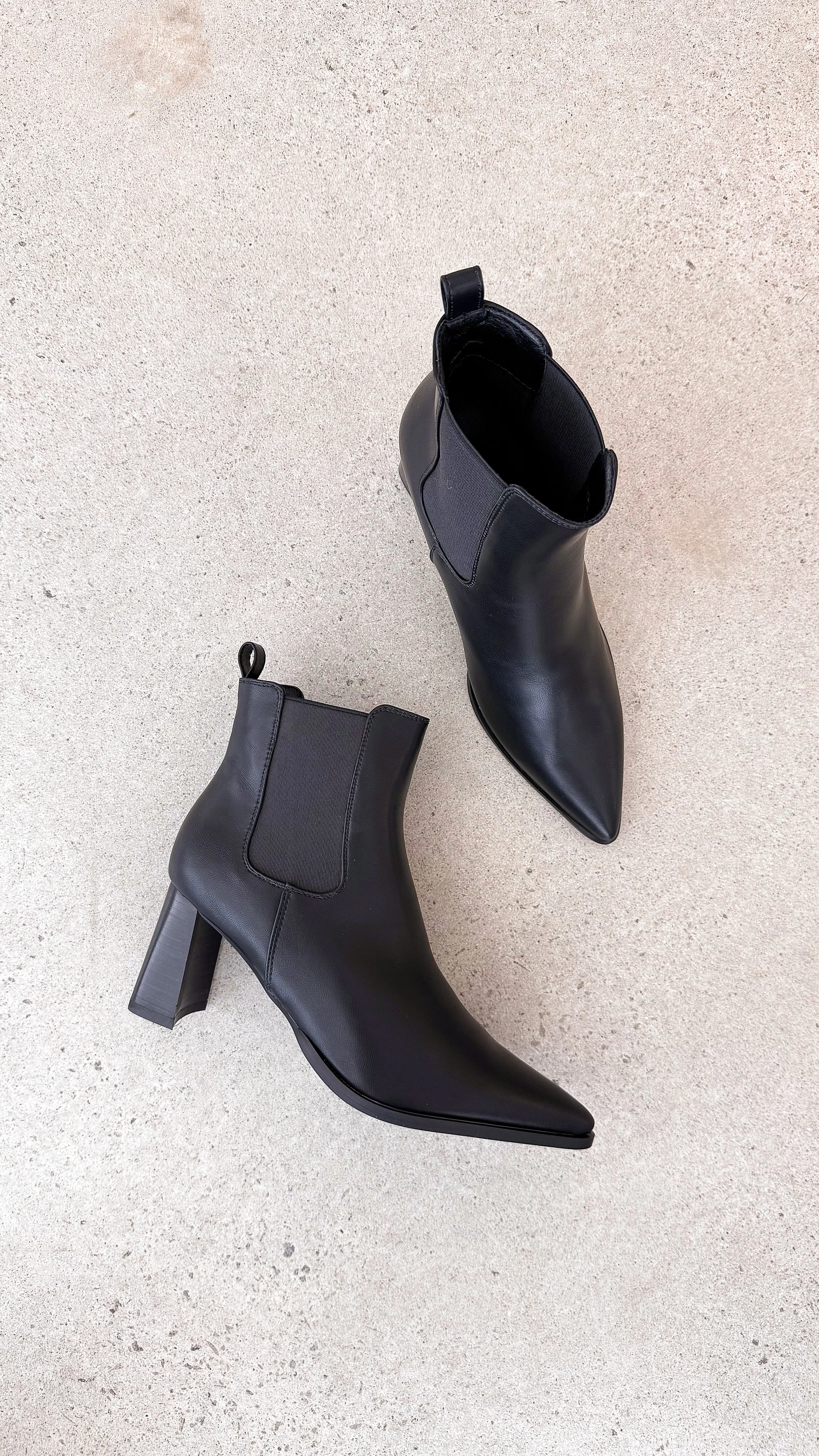 Umiko Boots - Black Billy J