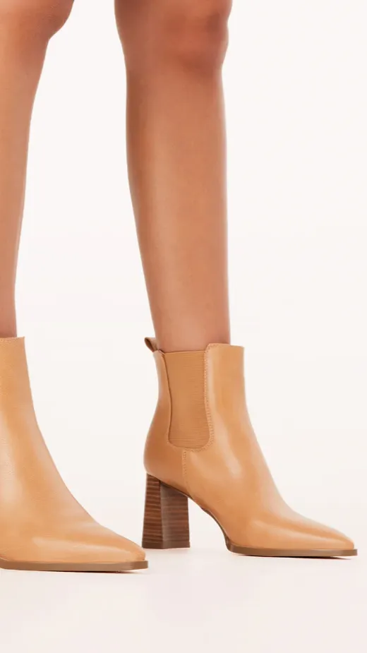 Umiko Boots - Camel Casual Billy J