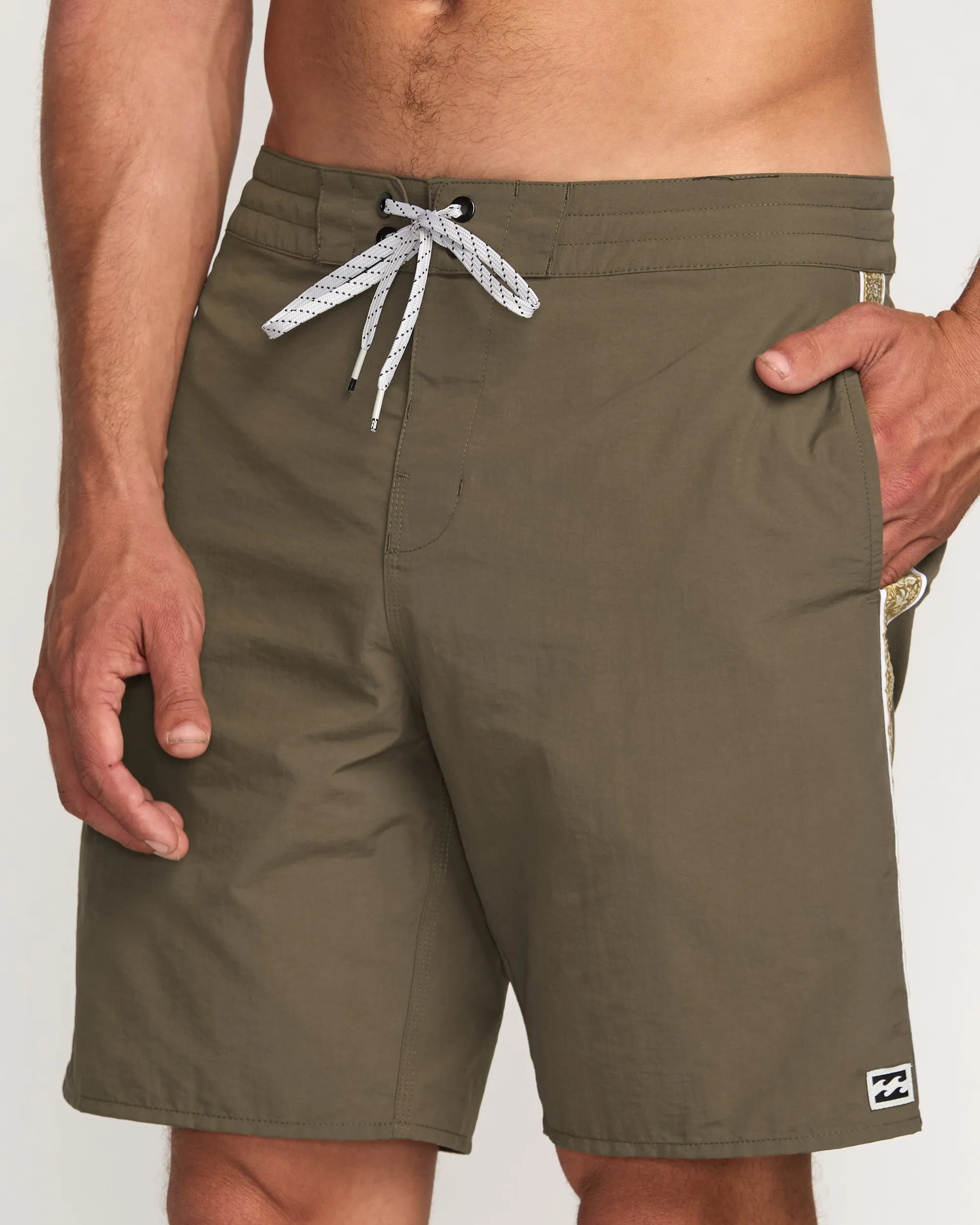 Wategos Lo Tide 19" Boardshorts - Brown Billabong